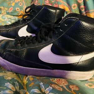 Nike Black and White Leather Sneakers—Women’s Size 6